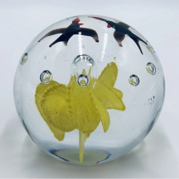 Birds Flying Over Yellow Flower - Art Glass Paperweight with Controlled Bubbles - Picture 2 of 6